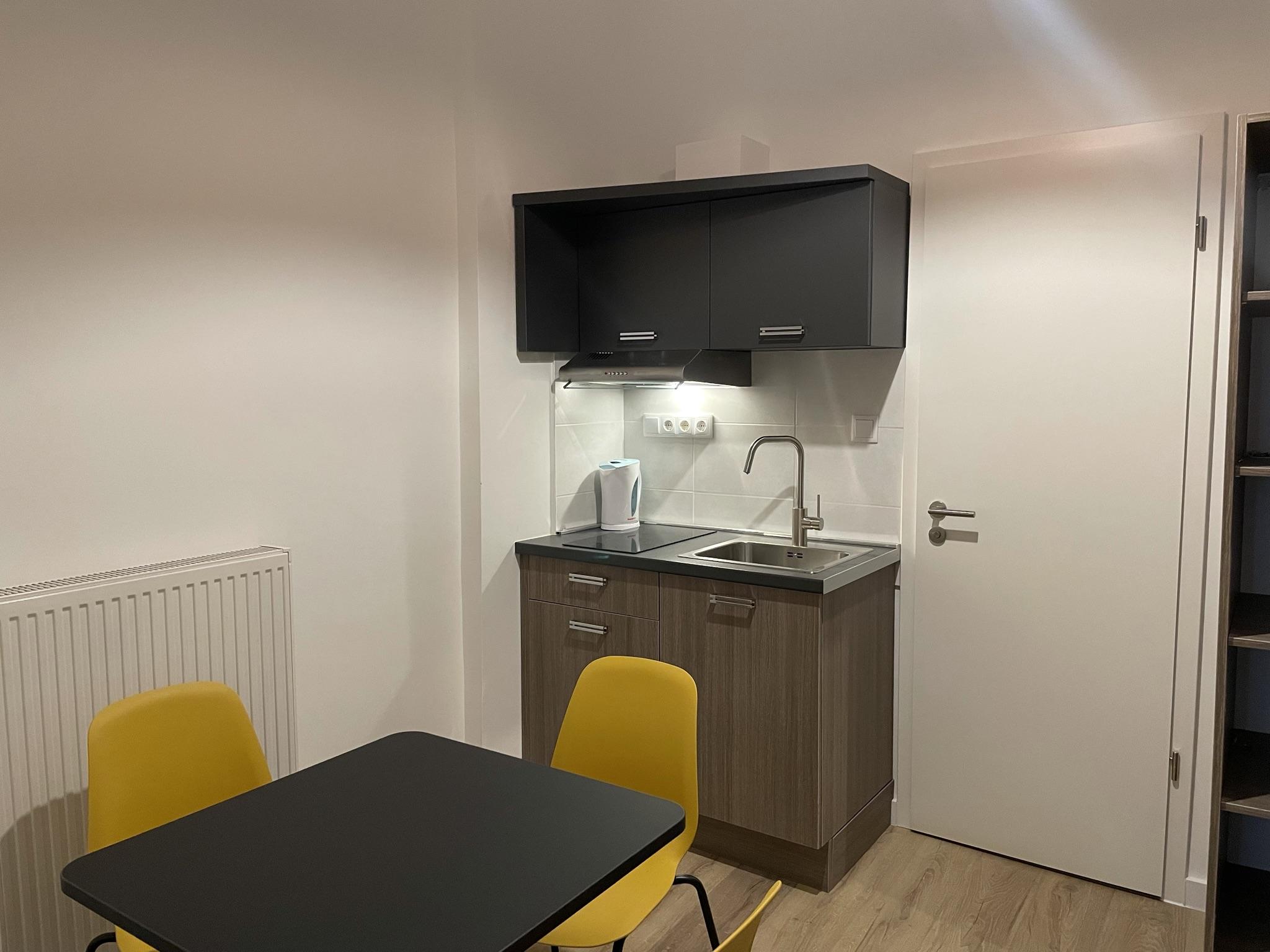 Res City Residence Hotel Boedapest Buitenkant foto