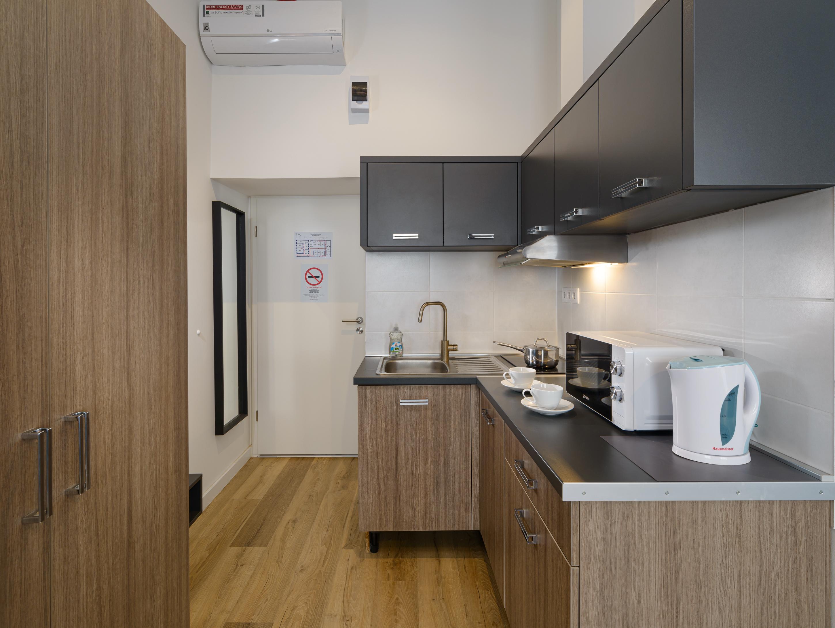 Res City Residence Hotel Boedapest Buitenkant foto