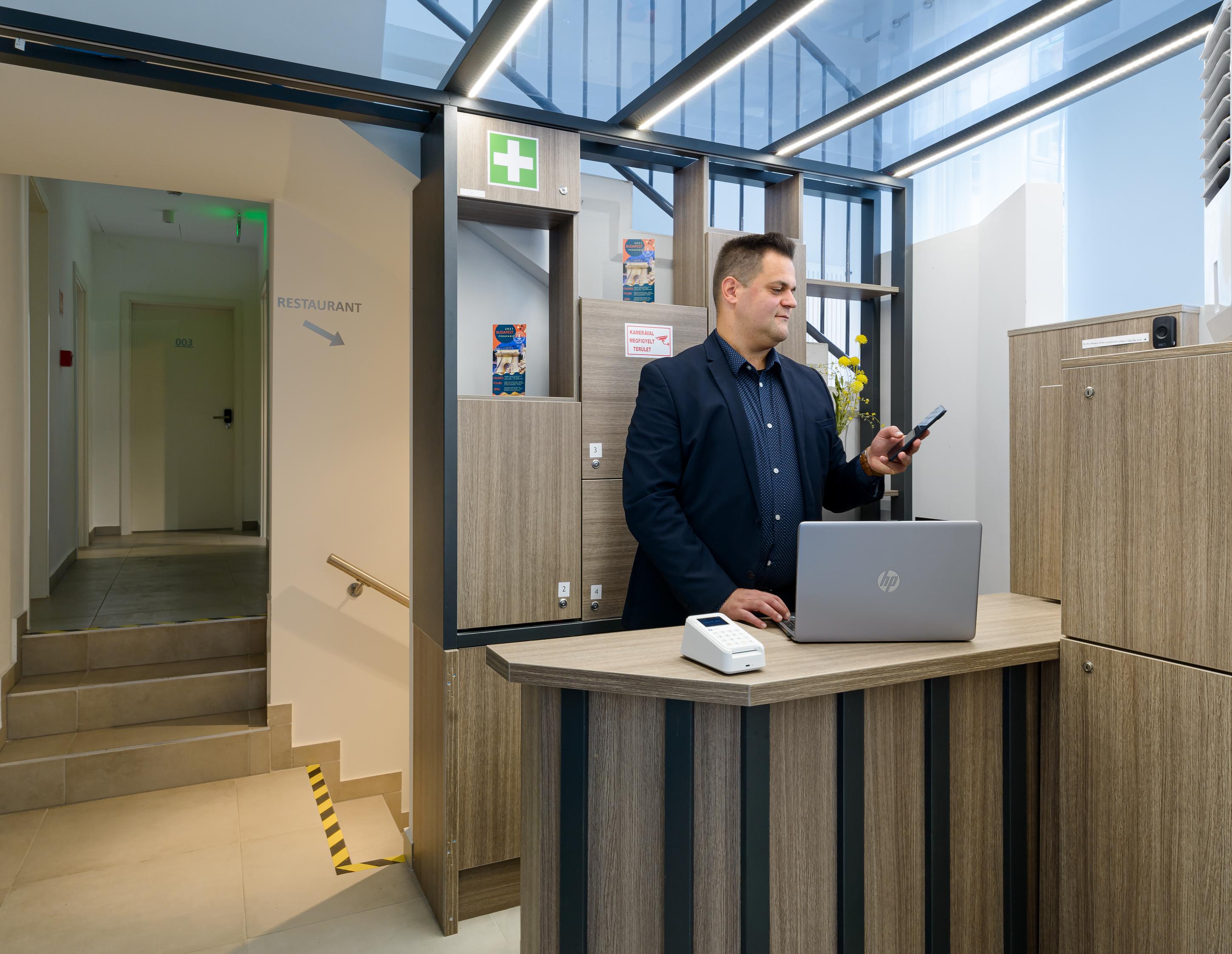 Res City Residence Hotel Boedapest Buitenkant foto