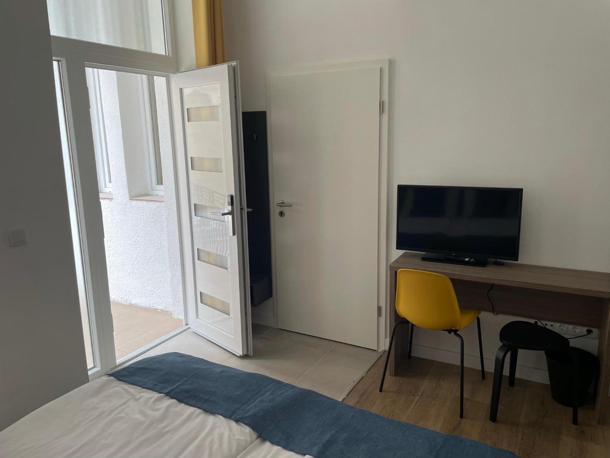 Res City Residence Hotel Boedapest Buitenkant foto